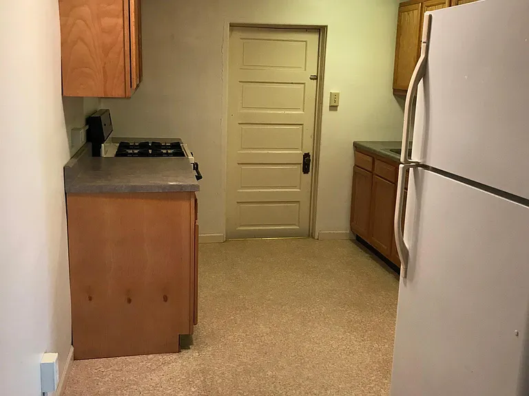 327 Maple Ave #327 — Photo 13