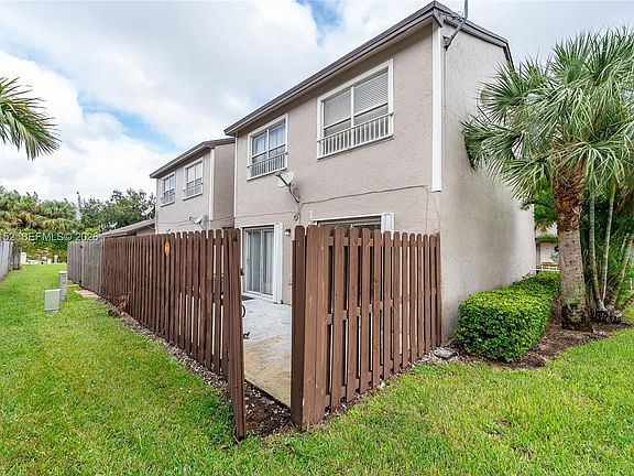 4th image of 3877 NW 122nd Ter #1-L