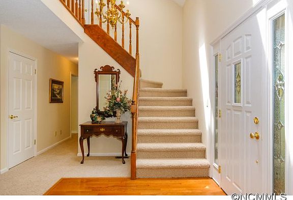 2nd image of 317 Winding Way Ln
