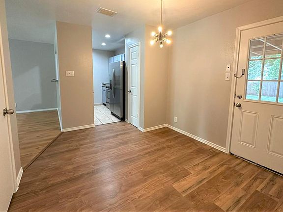 5th image of 9226 Encino Vlg
