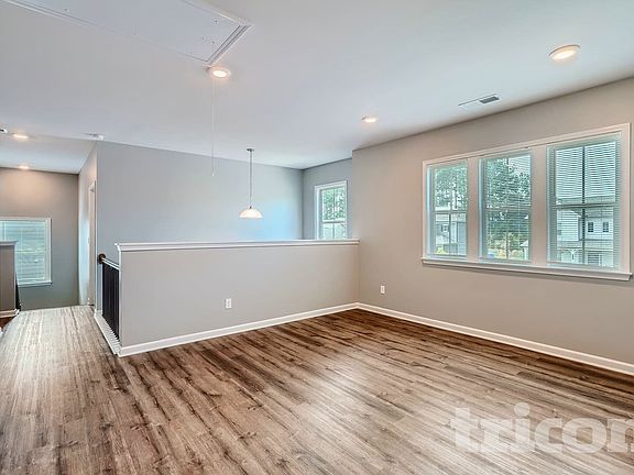 4th image of 173 Cattail Ln