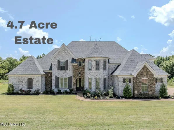 1390 Pebble View Dr, Byhalia, MS 38611