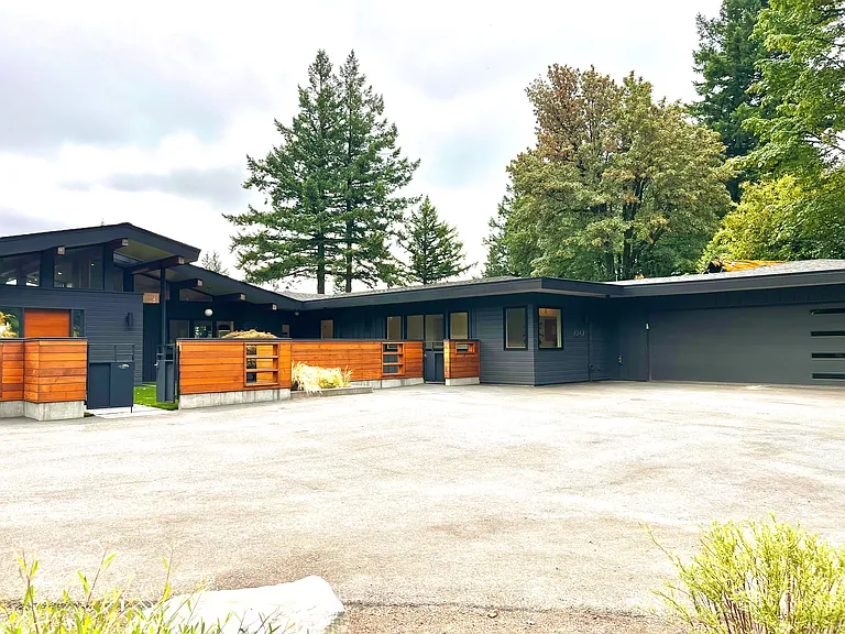 7247 NW Penridge Rd — Photo 2