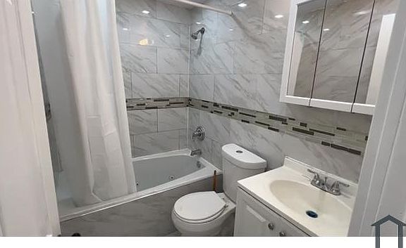 4th image of 1228 Morris Ave #1