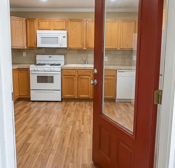 1261 Central Ave #UPPER — Photo 1