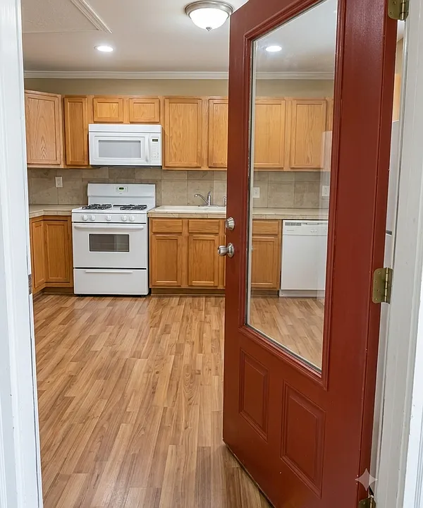 1261 Central Ave #UPPER
