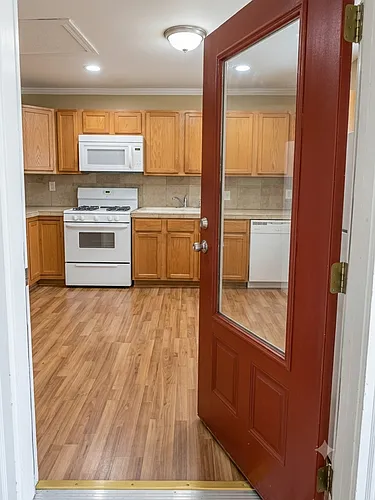 1261 Central Ave #UPPER Photo 1 1261 Central Ave #UPPER Photo 1