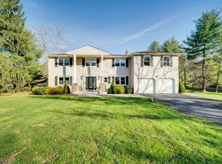 24 Drake Rd, Mendham, NJ 07945