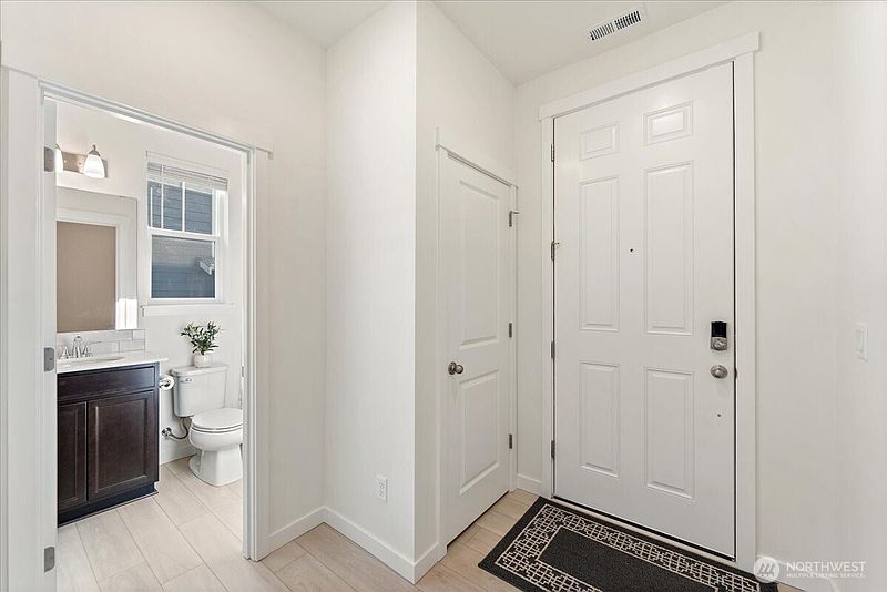 5th image of 3476 Edith Avenue