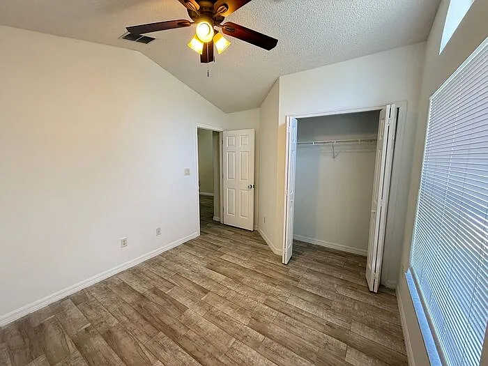 1221 Singleton Cir — Photo 10