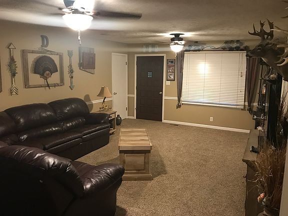 3rd image of 412 E Avenue B