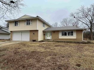 235 Quincy Ct, Schaumburg, IL