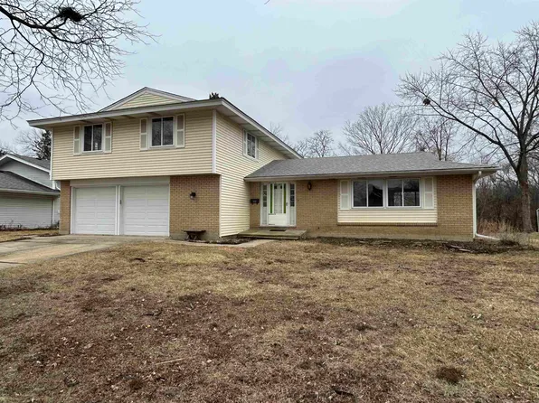 235 Quincy Ct, Schaumburg, IL 60193