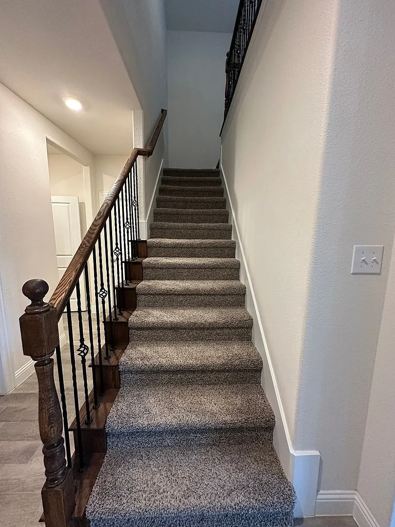Charming 4BR House in Aubrey — Photo 3