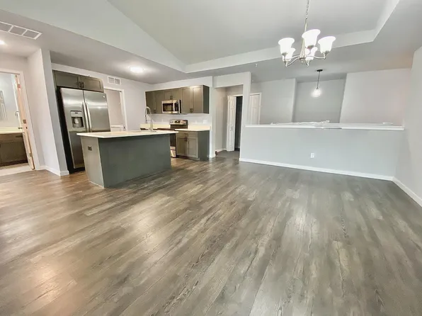 51348 Ashbury Ct, Chesterfield, MI 48047