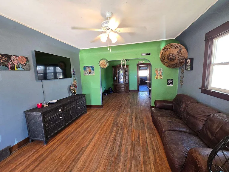 420 W Shannon Ave — Photo 8