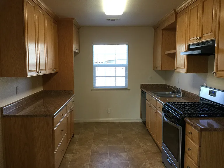 824 Taft St — Photo 7