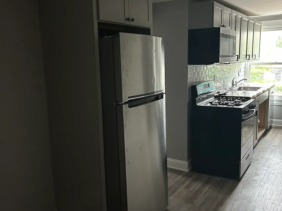 230 W Wayne Ave #2