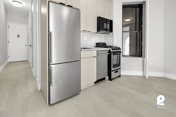 Rented by REZI | media 12