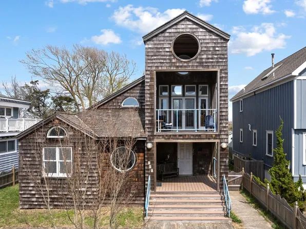 201 Lighthouse Rd, Cape May Point, NJ 08212