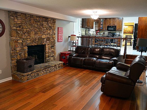 5th image of 9401 Berkshire Cir