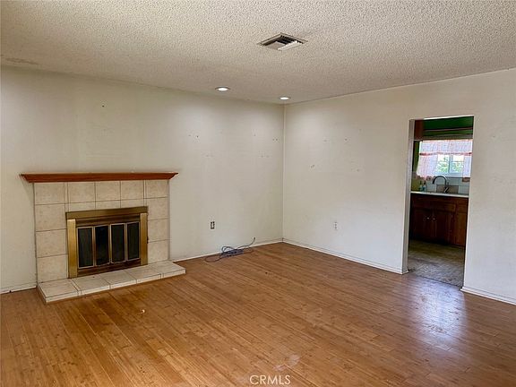4th image of 11249 Wesley Ave