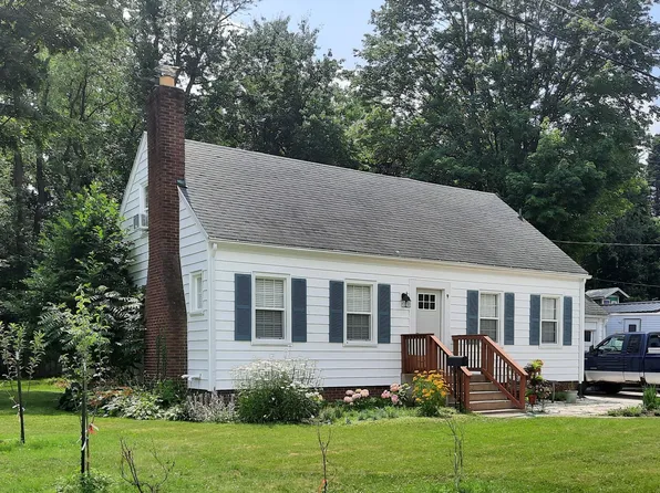 98 Graceland Dr, La Porte, IN 46350