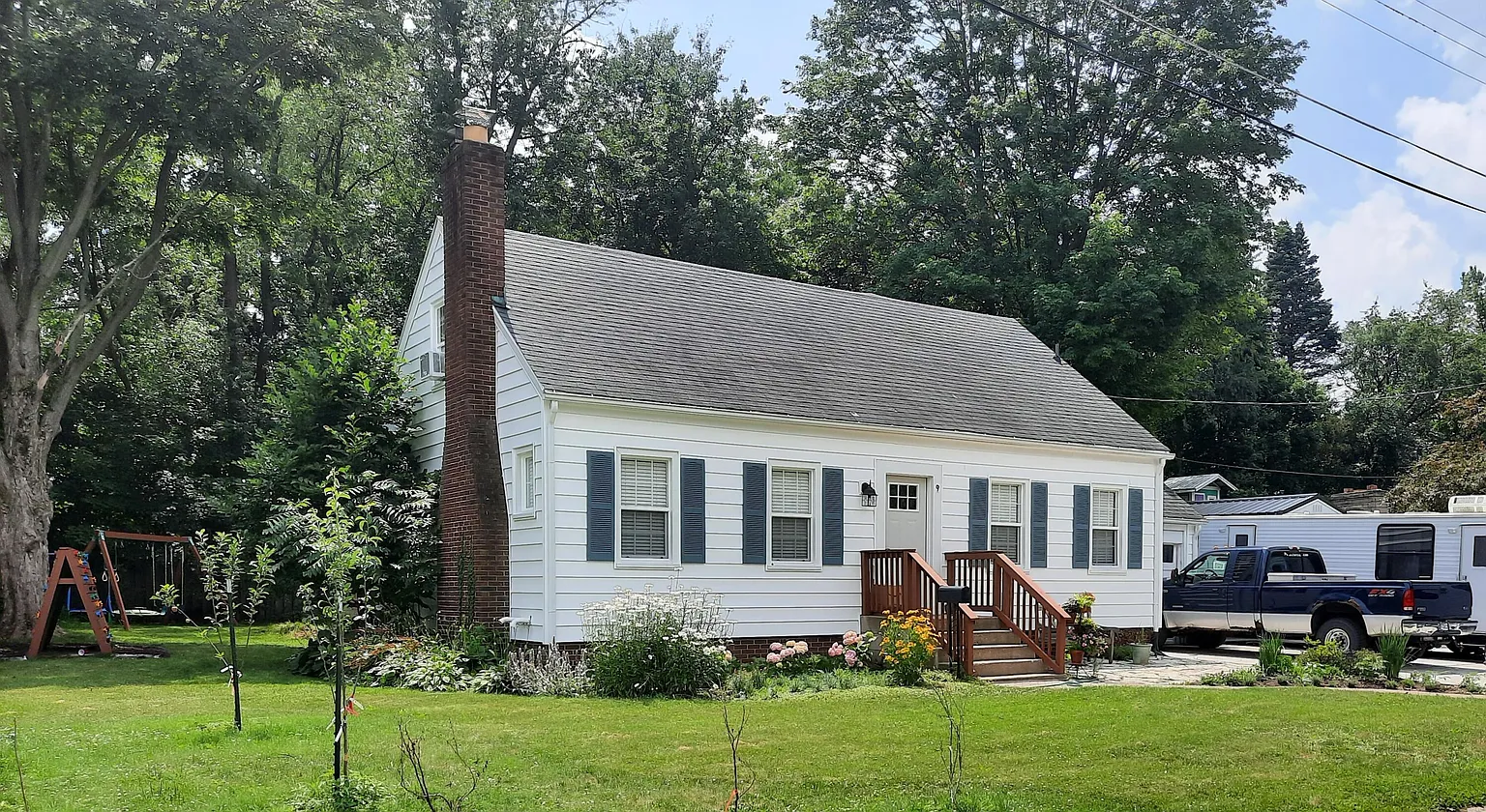 98 Graceland Dr photo 1