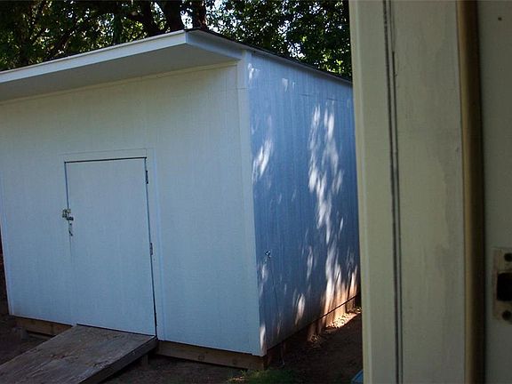 3rd image of 4745 SE 24th St