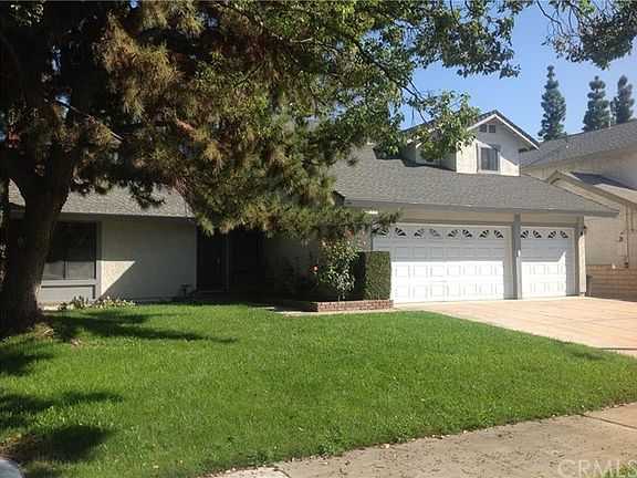 2nd image of 1439 E Bermuda Dunes St