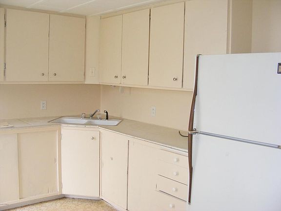 3rd image of 503 N William St
