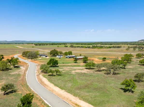 3 Silas Trl, Fredericksburg, TX 78624