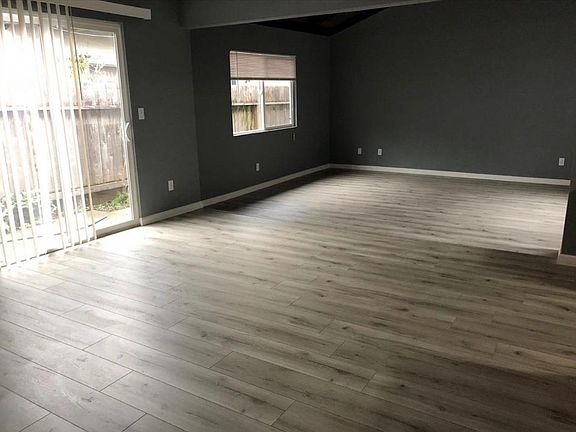 3rd image of 141 Swain Dr #141