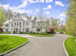 104 Husted Ln, Greenwich, CT 06830