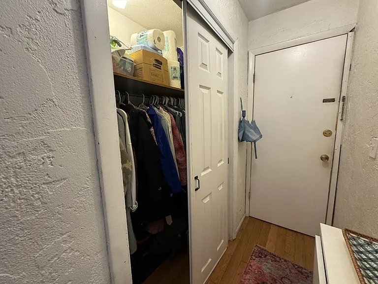 35 Charter St #6 — Photo 7