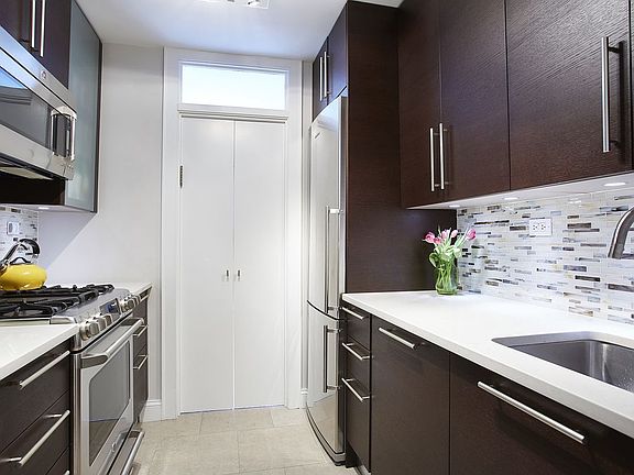 3rd image of 505 E 79th St APT 18D
