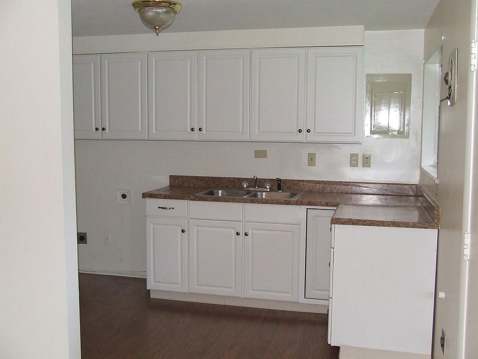 2nd image of 4135 Waterbury Dr
