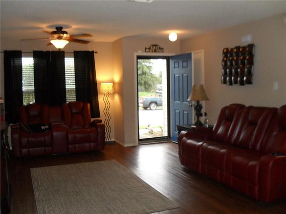 3rd image of 210 Christie Ln
