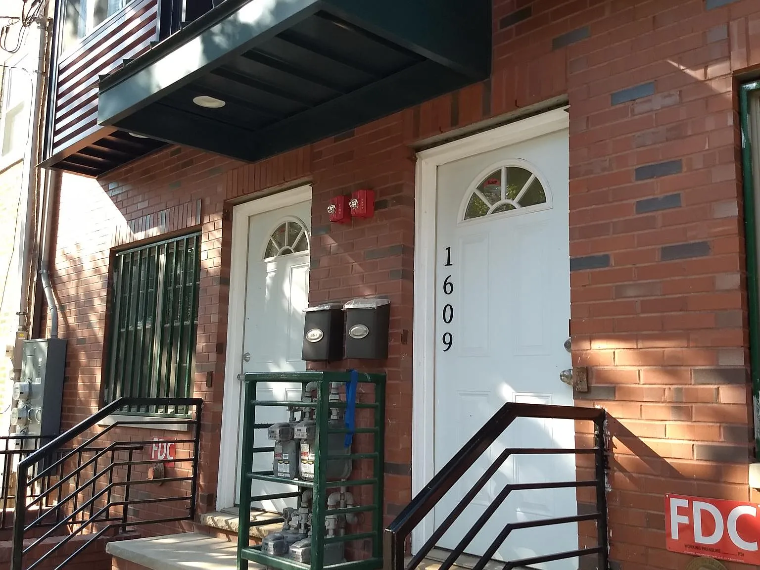 3 bed, 1000 sqft, $795 — Photo 2