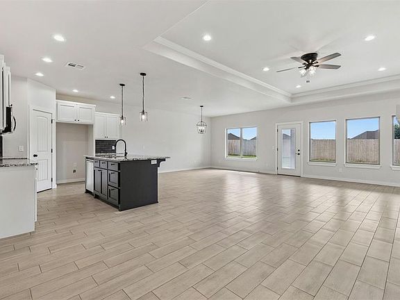 5th image of 2110 Valley View Rd