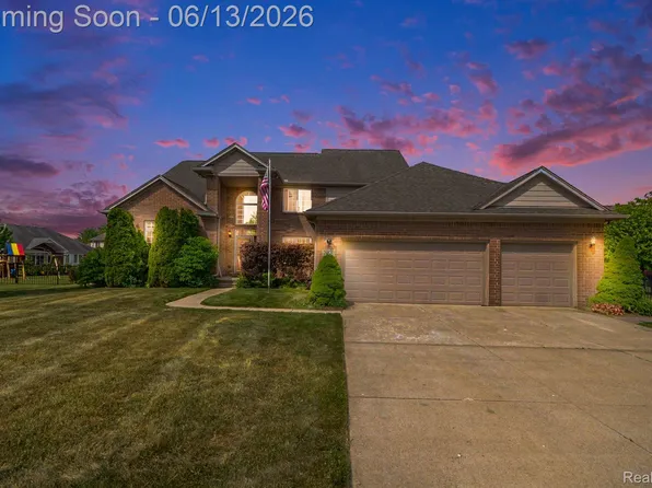 26820 Alderman Ct, Harrison Township, MI 48045