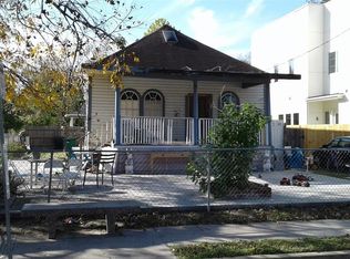 1515 Egypt St, Houston, TX 77009