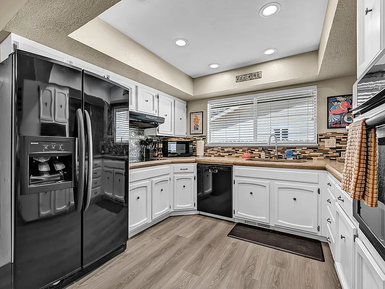 1490 Foster Dr — Photo 15