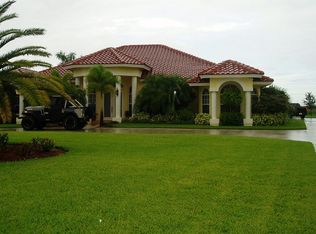15690 Meadow Wood Dr, Wellington, FL 33414