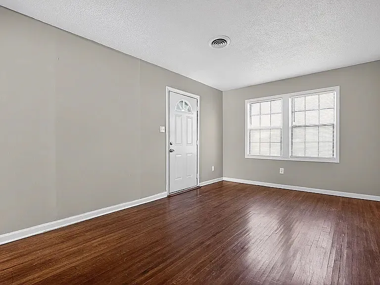 3649 McDuff — Photo 2