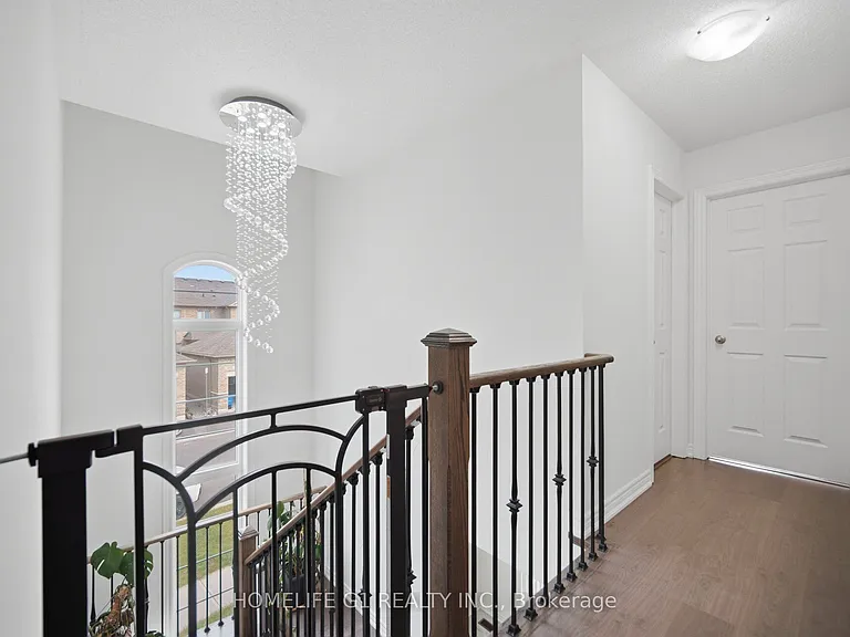 129 Holbrook Ct — Photo 18