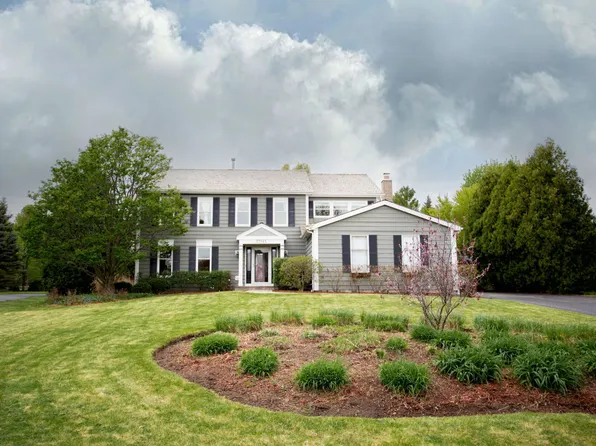 17945 W Pond Ridge Cir, Gurnee, IL 60031