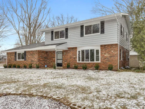 3088 Saint Joseph River Dr, Benton Harbor, MI 49022