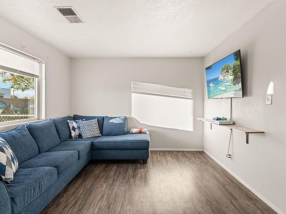 4th image of 500 John John Dr