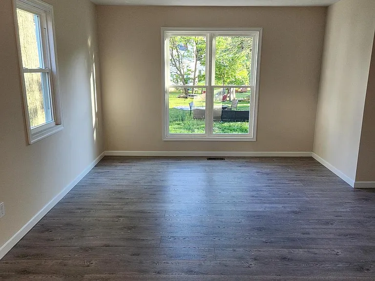 20 Oak Ave — Photo 23